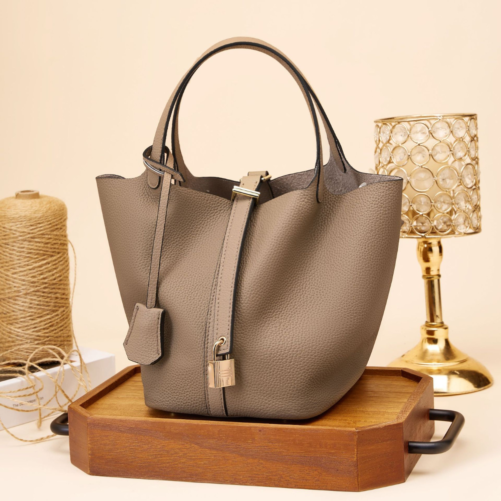 Geovari | Leather Bucket Bag