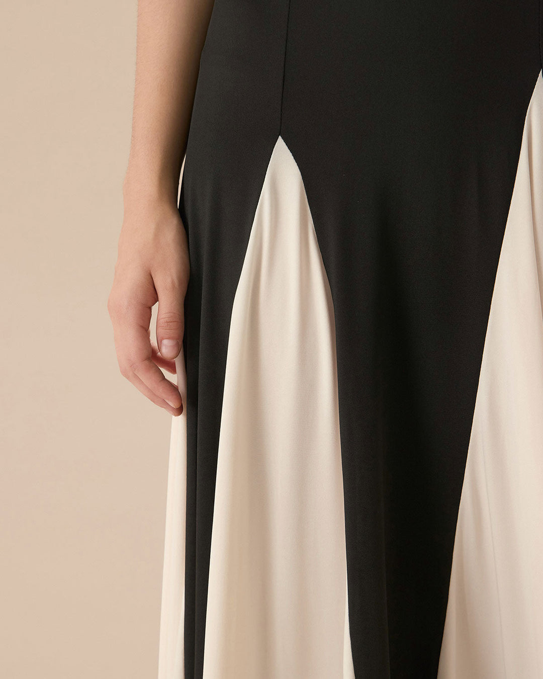 Geovari | Black Contrast Pleated Slip Maxi Dress