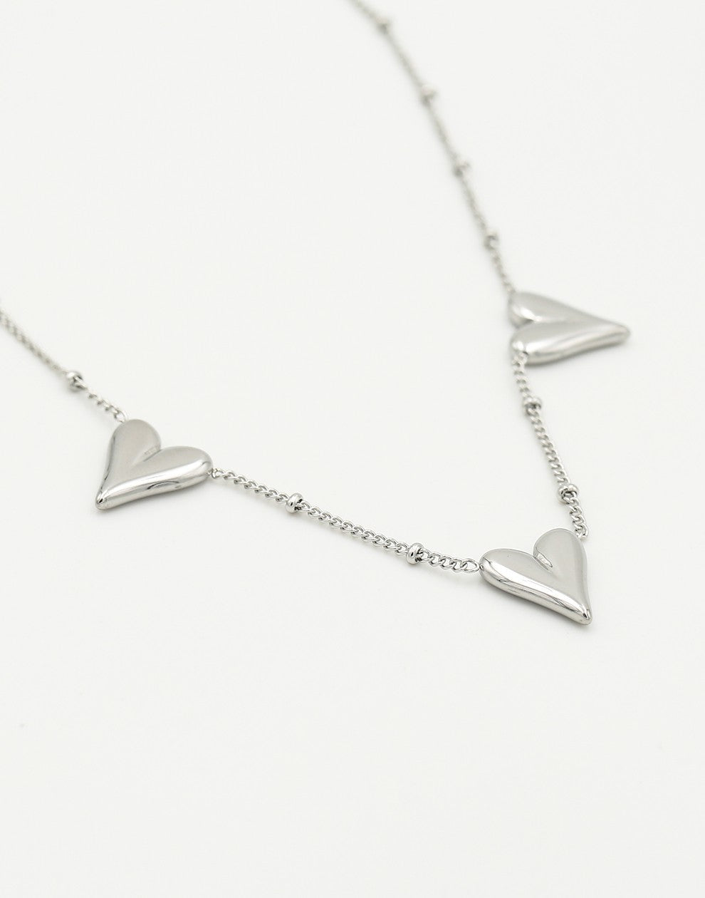 Geovari | Silver-Coloured Vintage Three-Heart Necklace