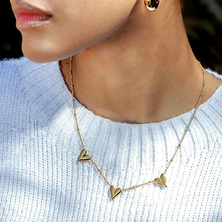 Geovari | Gold-Coloured Vintage-Style Triple Heart Necklace