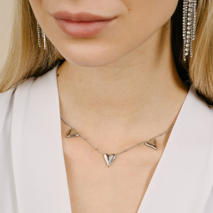 Geovari | Silver-Coloured Vintage Three-Heart Necklace