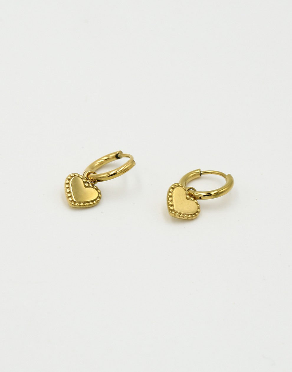 Geovari | Vintage Heart-Shaped Gold-Coloured Earrings