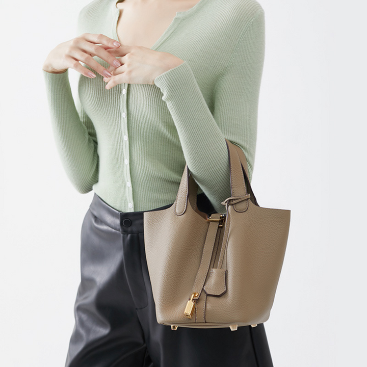 Geovari | Leather Bucket Bag
