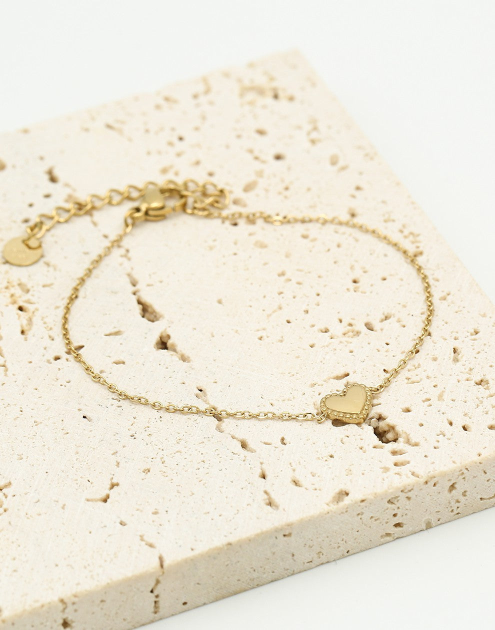 Geovari | Vintage-Style Gold-Tone Heart Bracelet