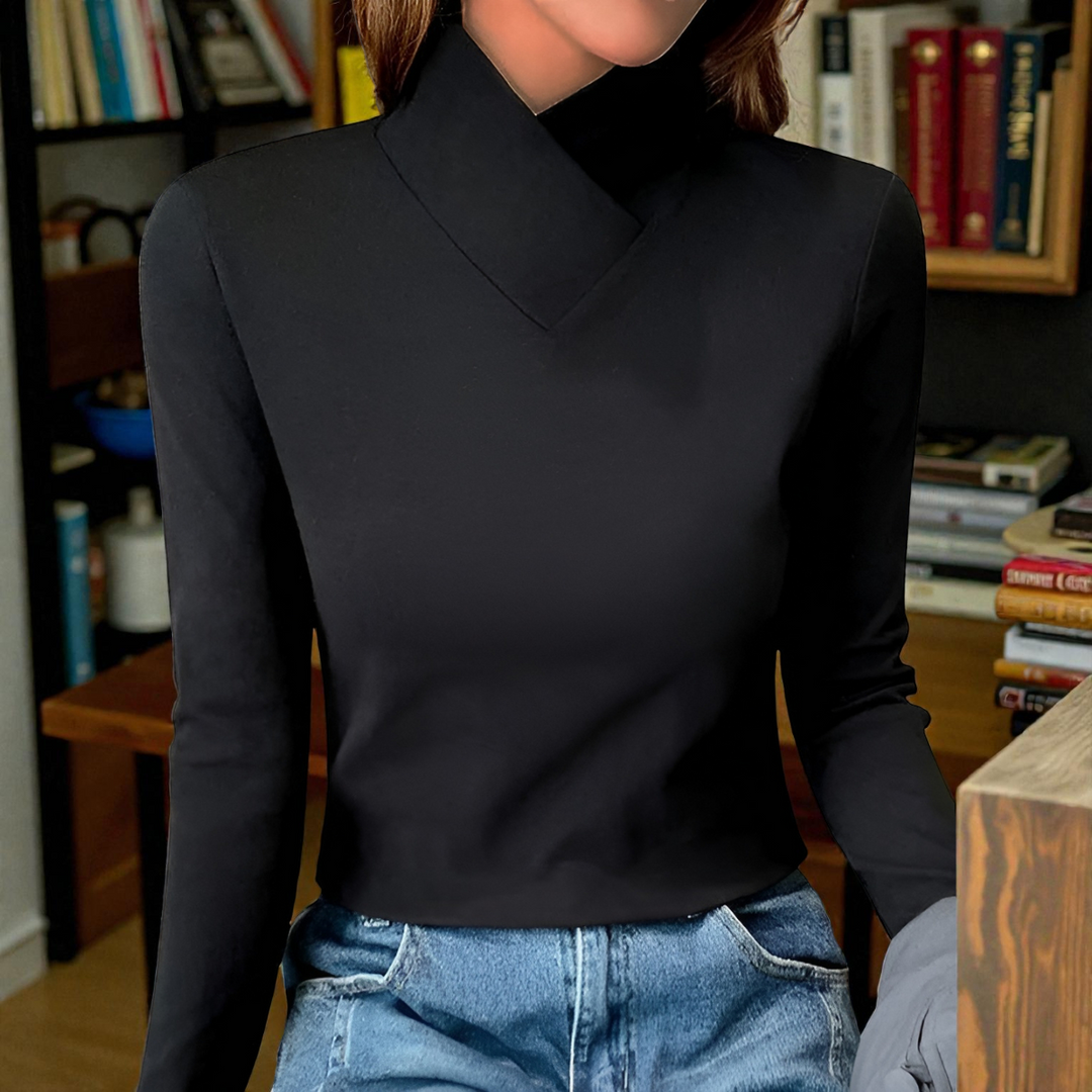 Geovari | Elegant Roll-Neck