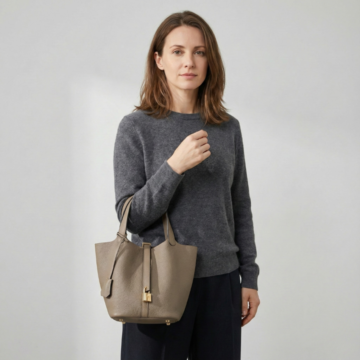 Geovari | Leather Bucket Bag