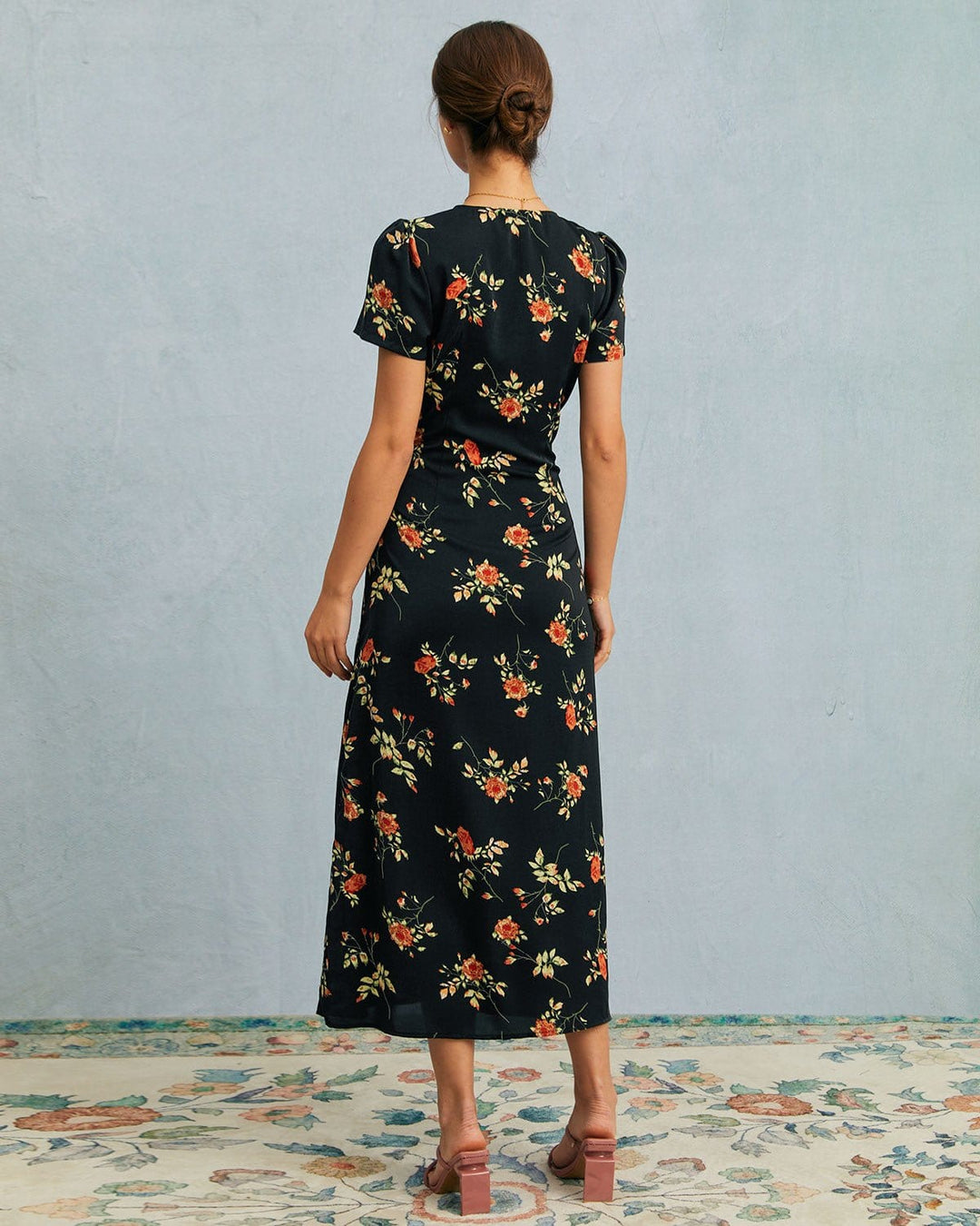Geovari | Black V-Neck Floral Short-Sleeved Maxi Dress
