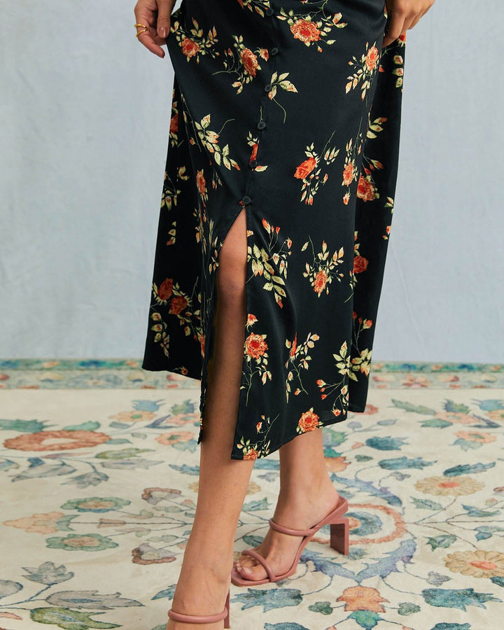 Geovari | Black V-Neck Floral Short-Sleeved Maxi Dress