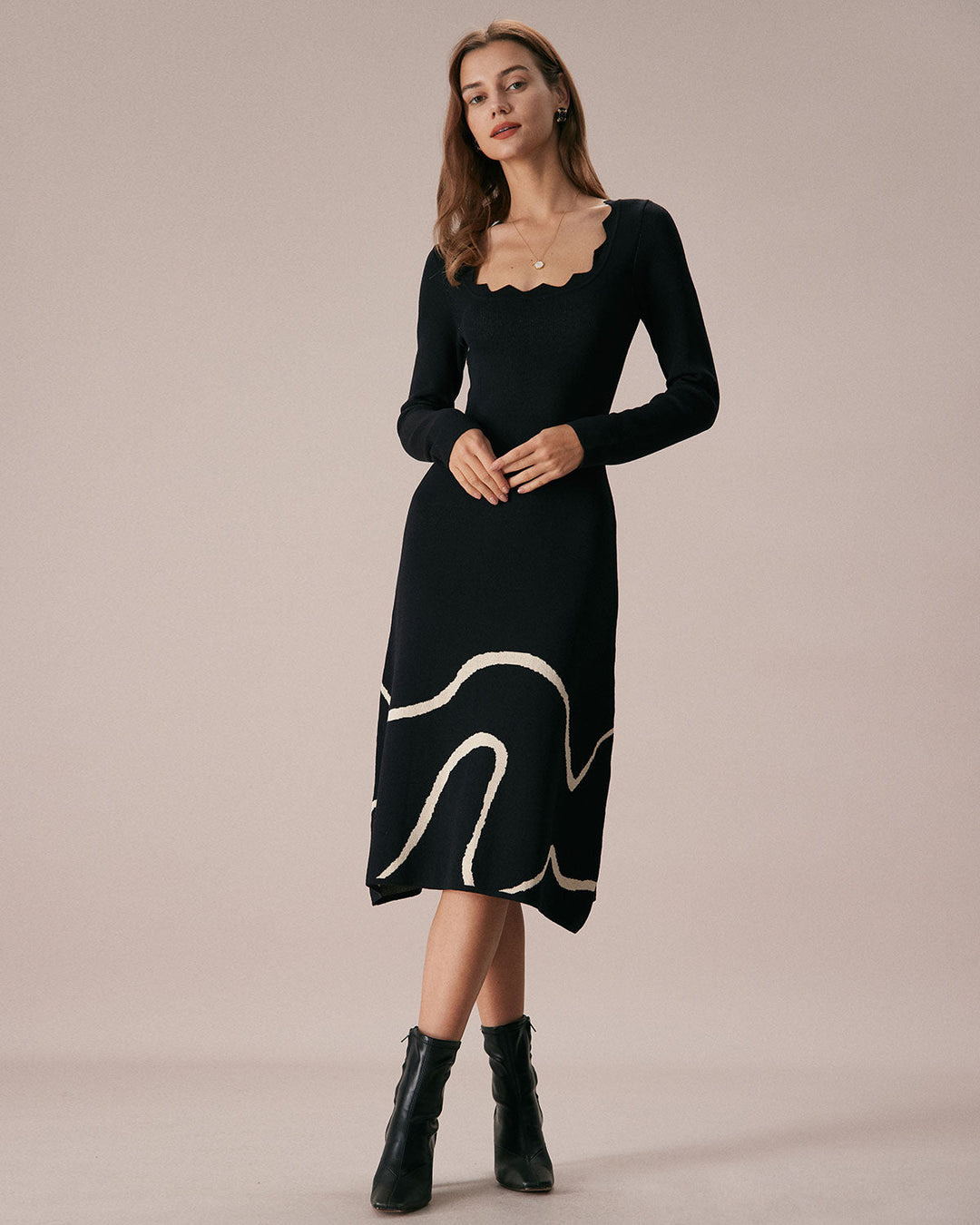 Geovari | Black Wave Scallop-Trimmed Knitted Midi Dress