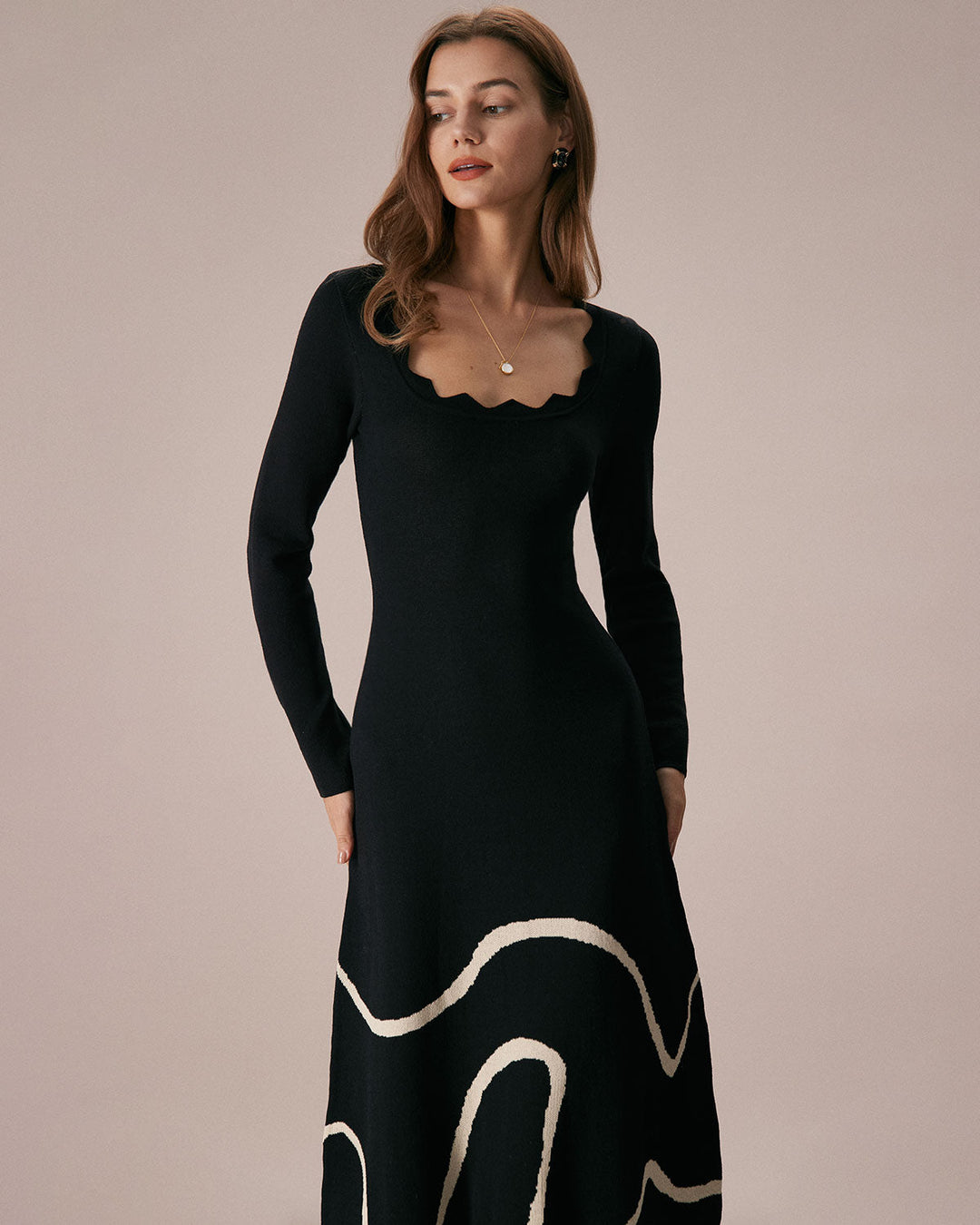 Geovari | Black Wave Scallop-Trimmed Knitted Midi Dress