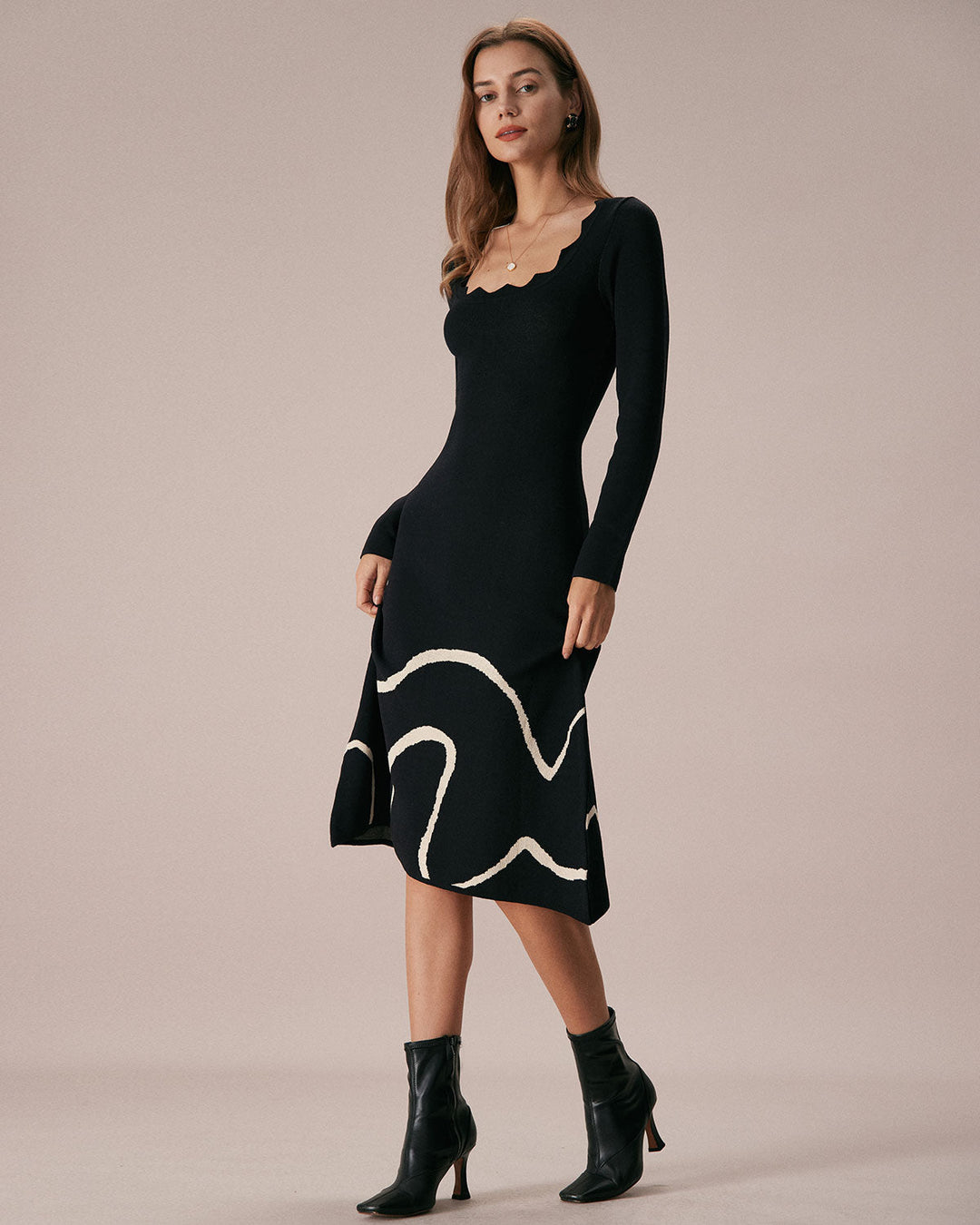 Geovari | Black Wave Scallop-Trimmed Knitted Midi Dress